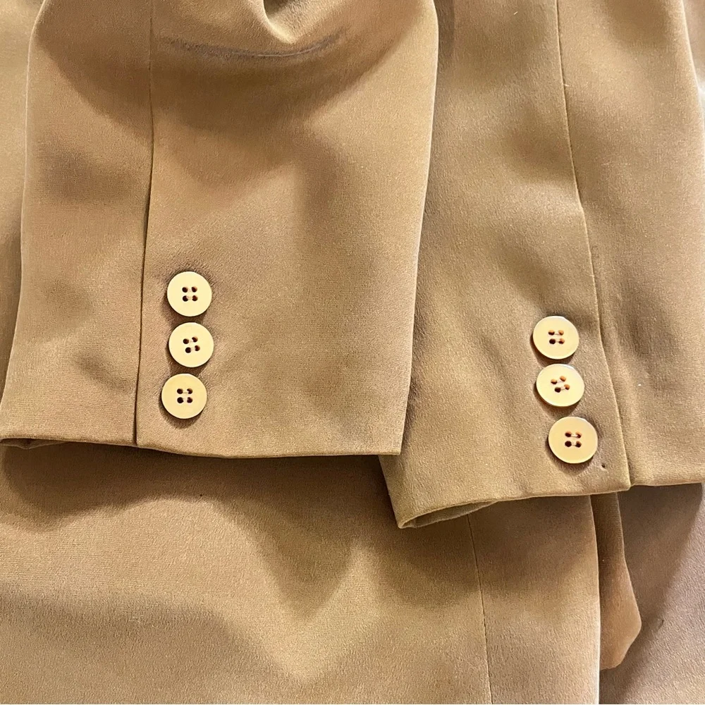 Chaus Vintage 100% Silk Jacket Skirt Suit Set SZ 12/10 Lined Shoulder Pad Career